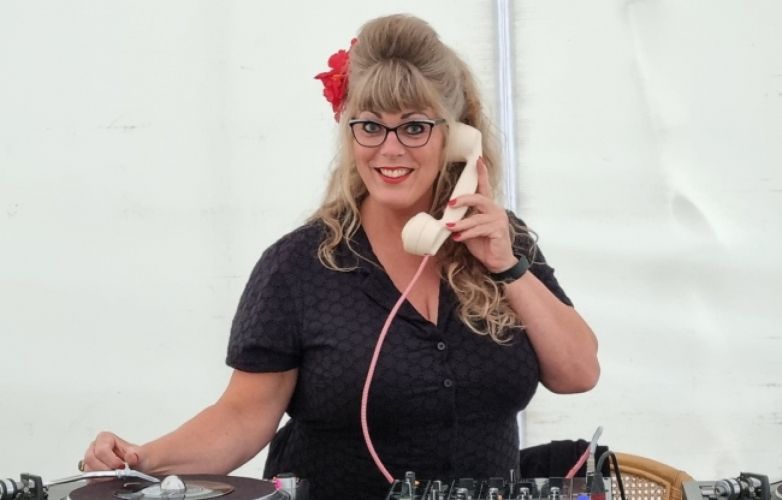 DJ MISS TWIST