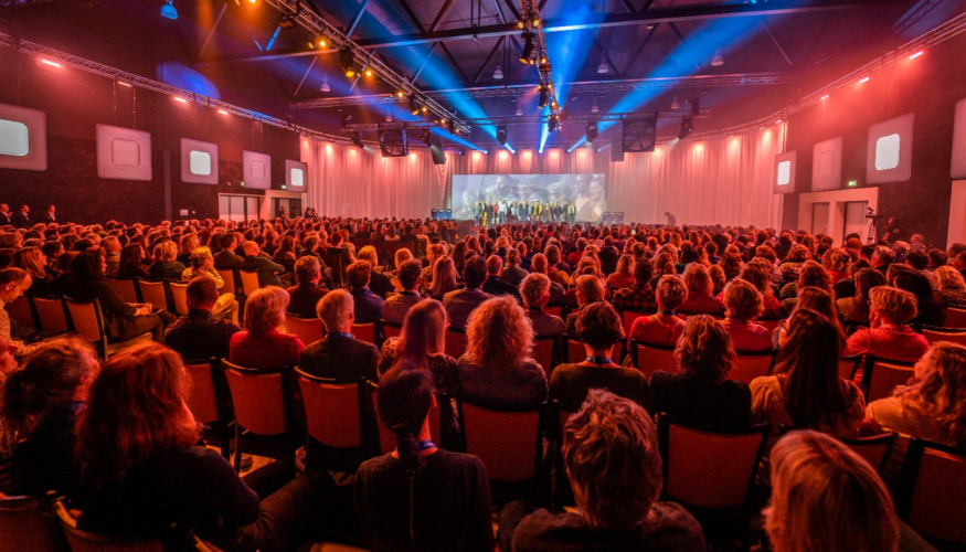 congreszaal purple