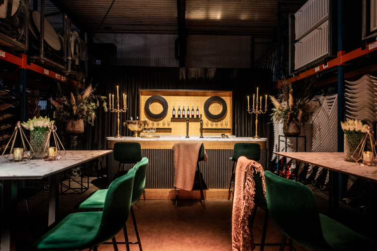 Baropstelling in combinatie met meubilair