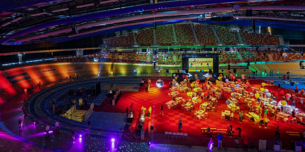 Omnisport Apeldoorn - Bedrijfsfeest in Wieler- en Atletiekhal