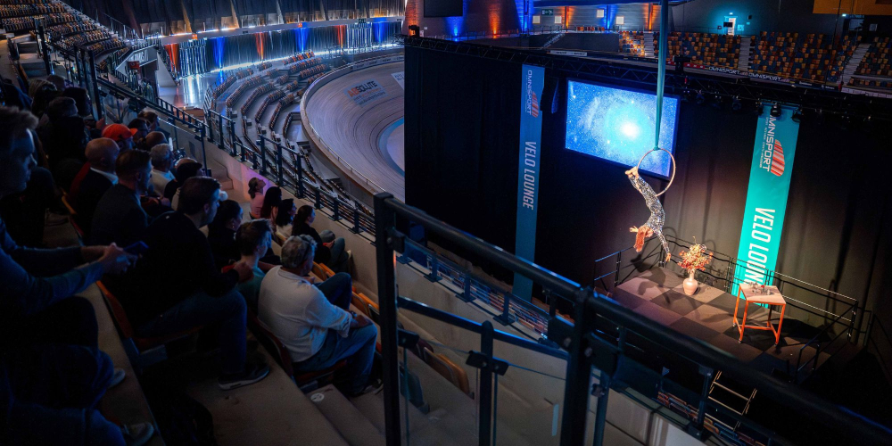 Omnisport Apeldoorn - Velo Lounge gecombineerd met tribune en act