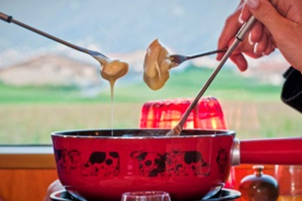 4__fonduetrein.jpg " src=
