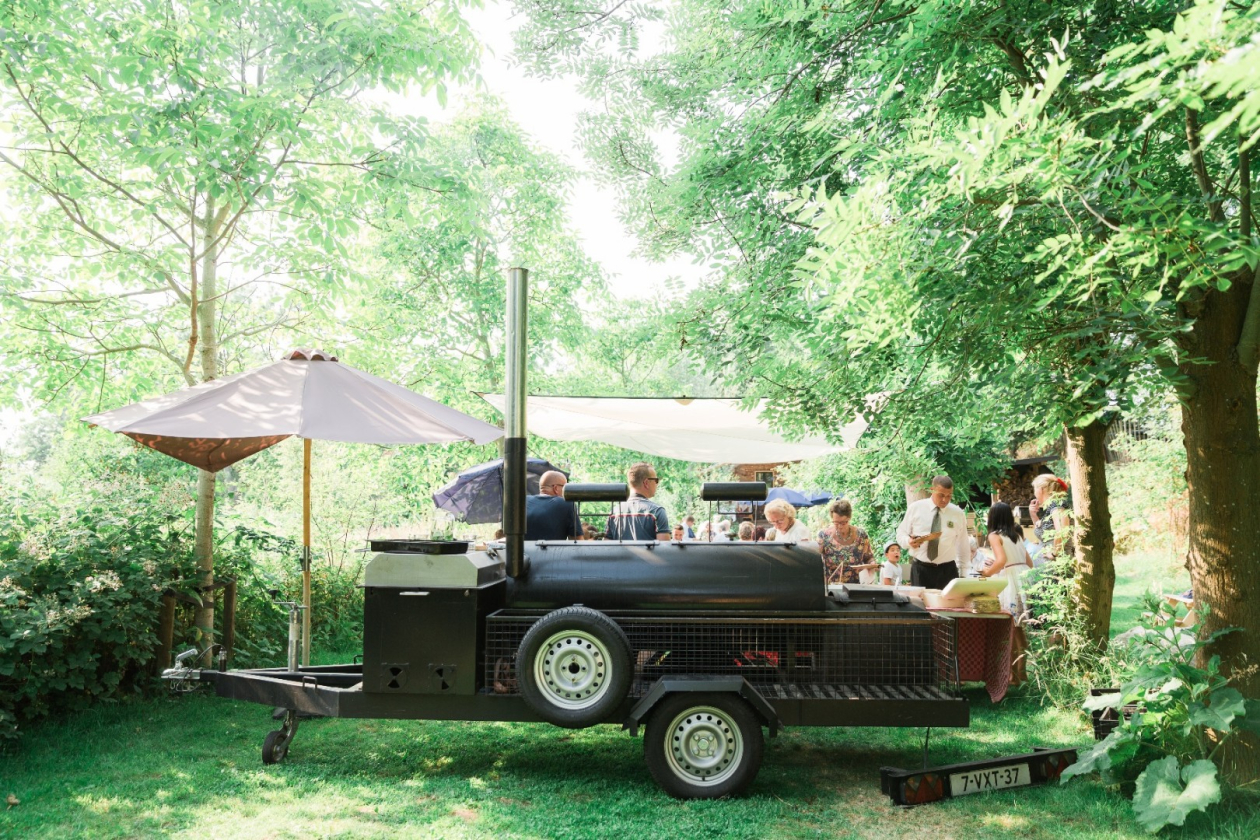 catering_dossier_grill_n_smoke.jpg " src=