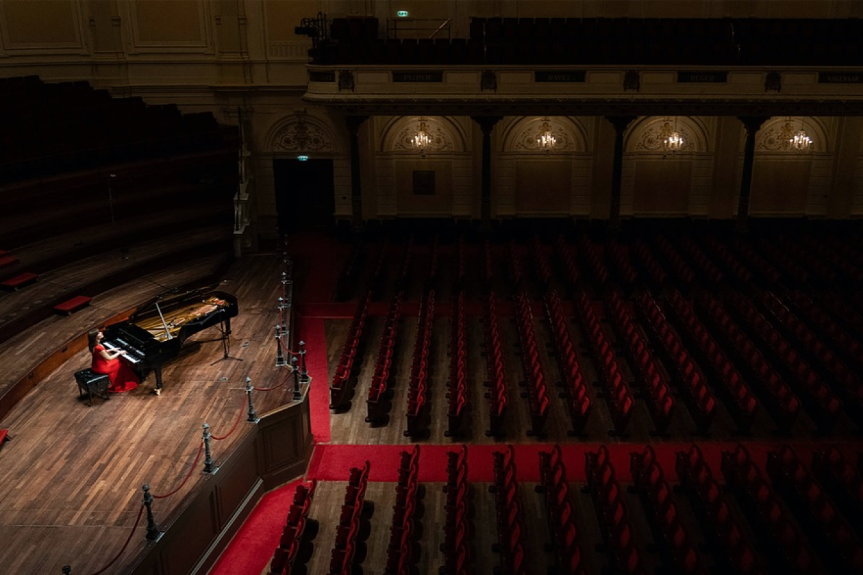 concertzaal.jpg " src=