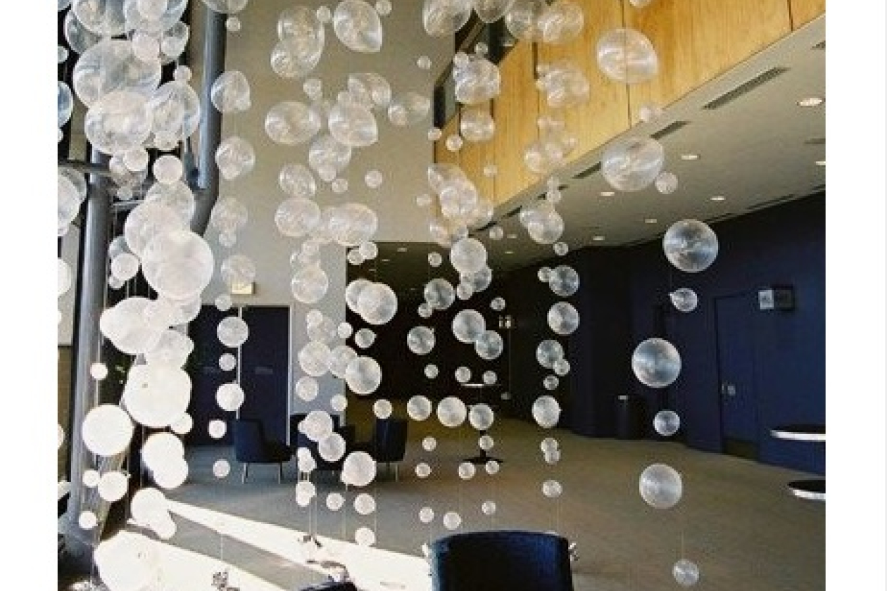decoratie_wall_ballonnen_bellen_wit.jpg decoratie evenementen