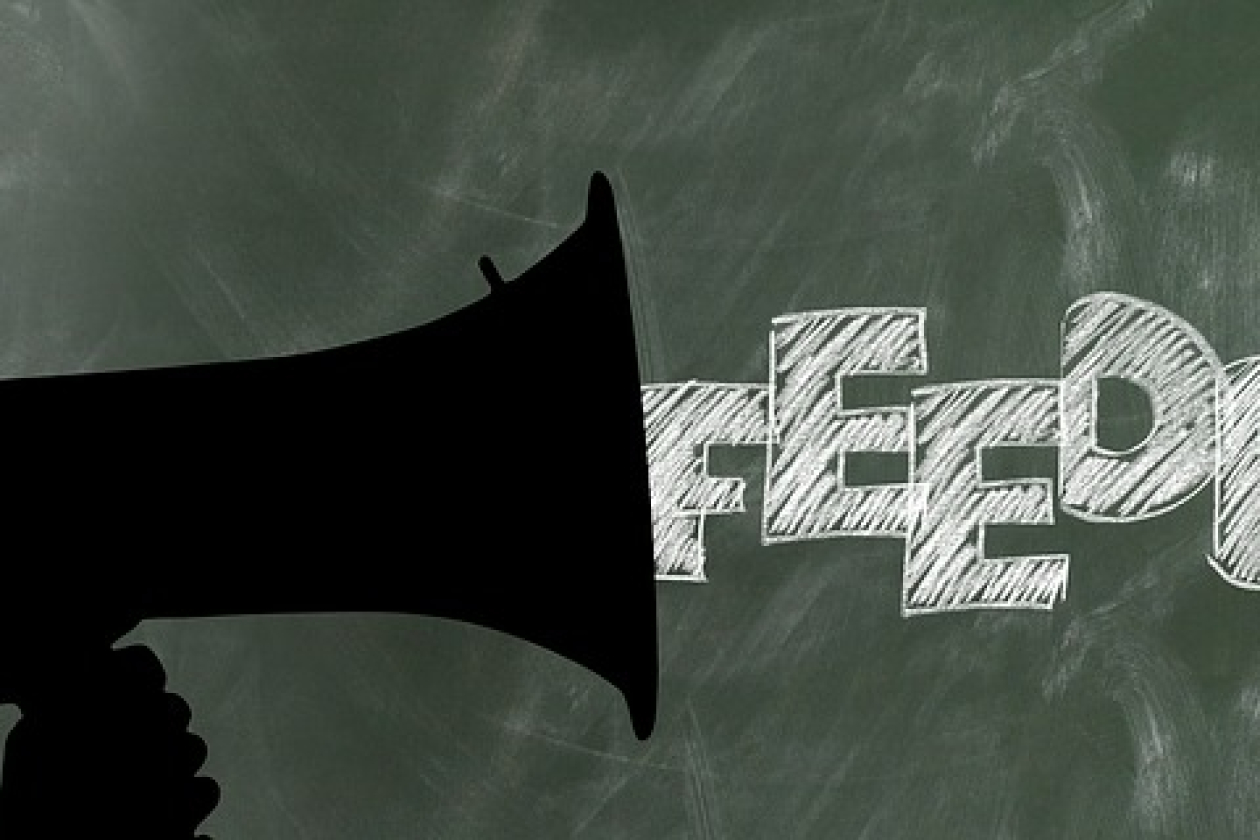 feedback.jpg " src=