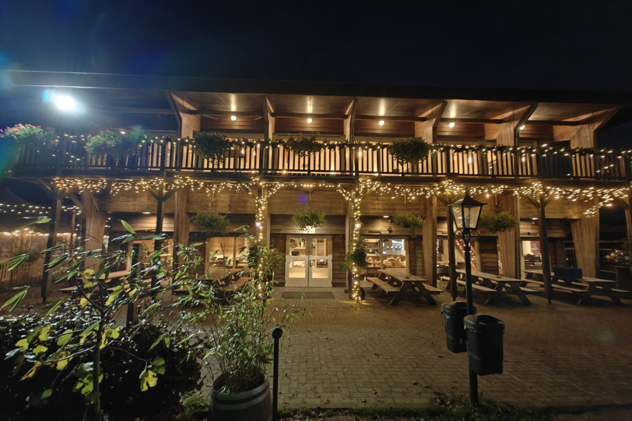 kerstverlichting_voorkant_weesp.jpg " src=