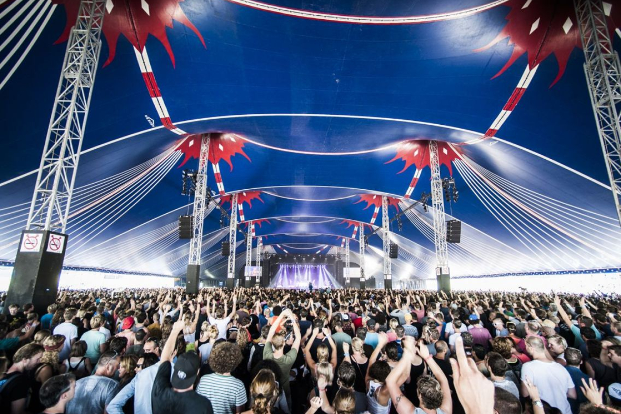 lowlands_biddinghuizen_de_boer_structures_30426.jpg " src=