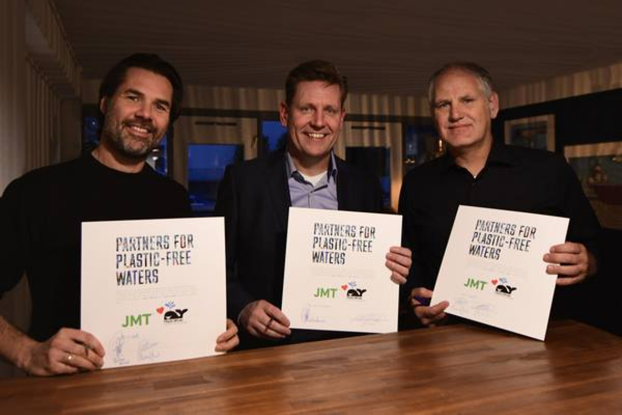 plastic_jmt_3.jpg " src=