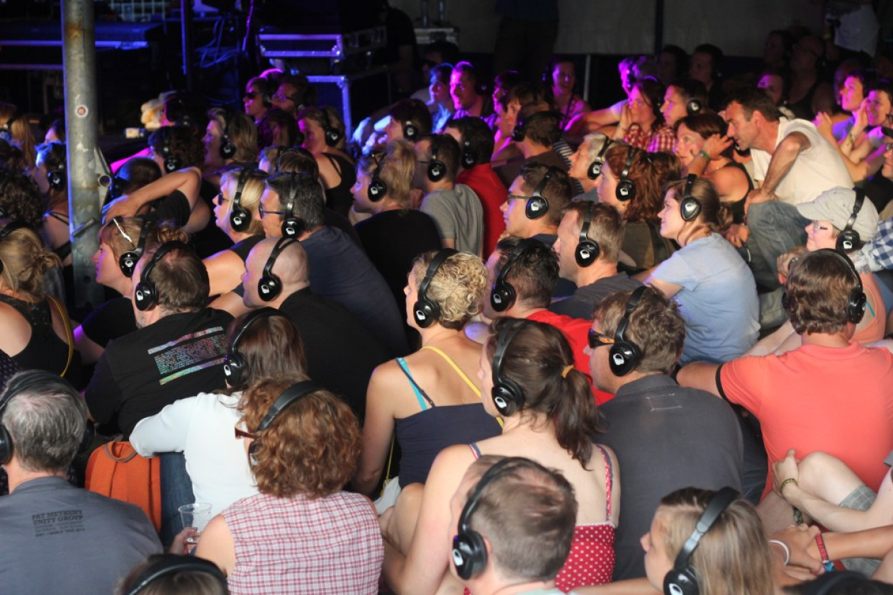 silent_dj.jpg " src=
