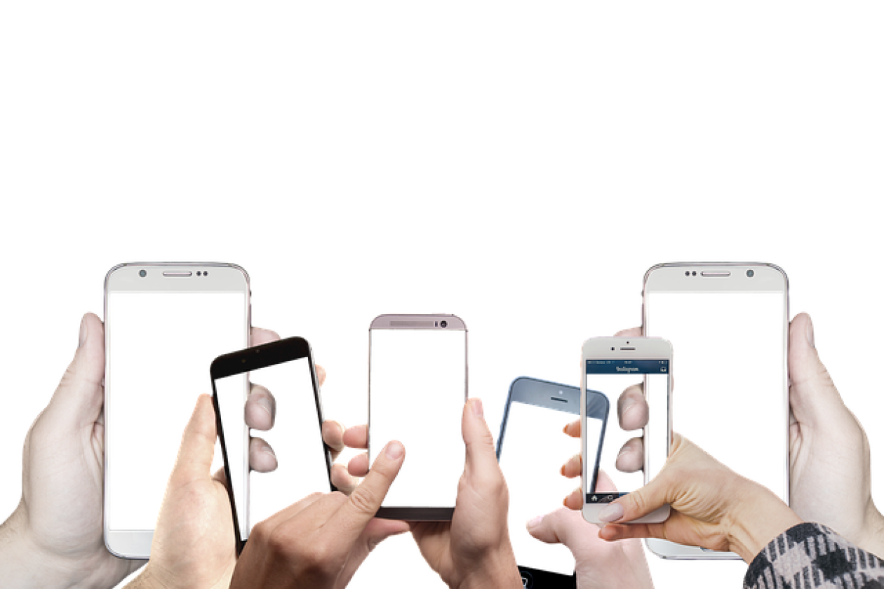 smartphone-2781459_640.png " src=