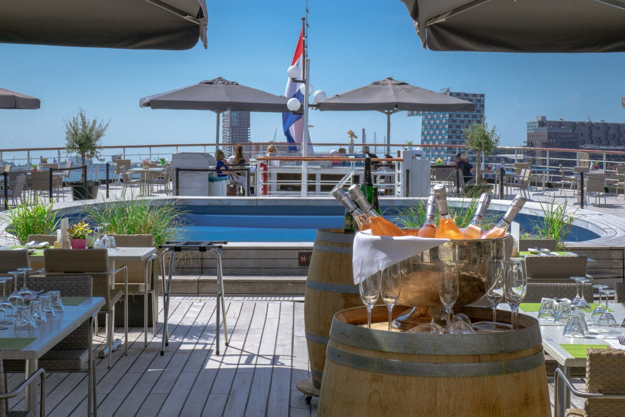 ss_rotterdam_terras.jpg " src=