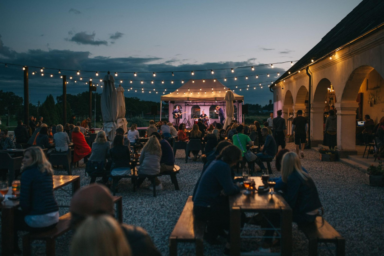 valmiermuiza_brewery.jpg " src=
