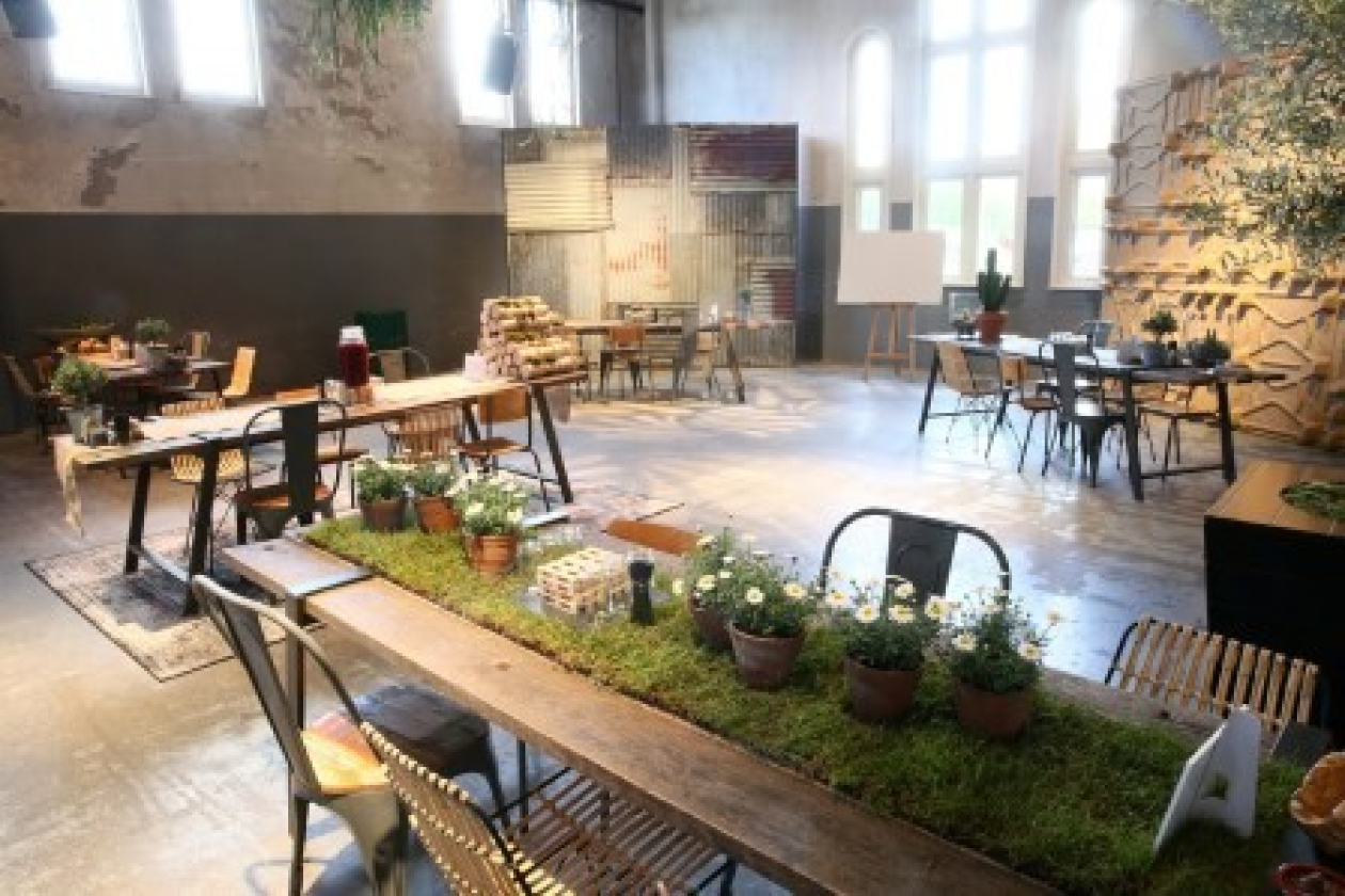 van_der_maarel_eventbranche_decoratie.jpg " src=