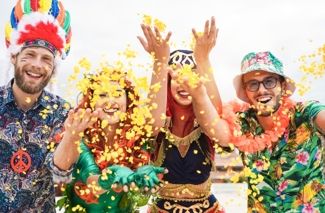 Feestende carnavalsvierders