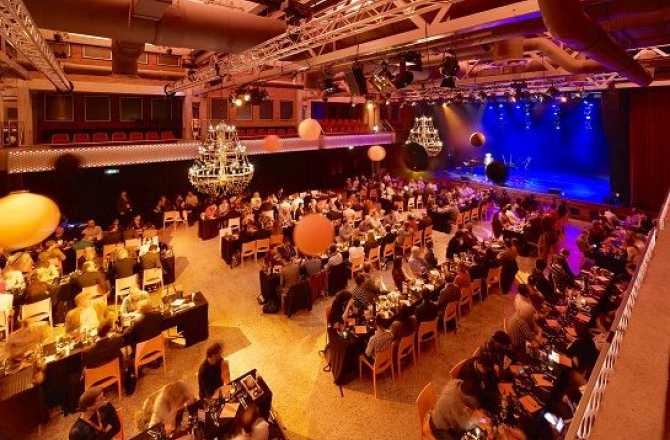 20190410-afaszaal_feest4_klein.jpg