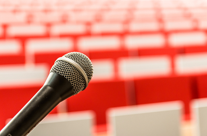 20220313-microphone-g03d23f009_1920.jpg