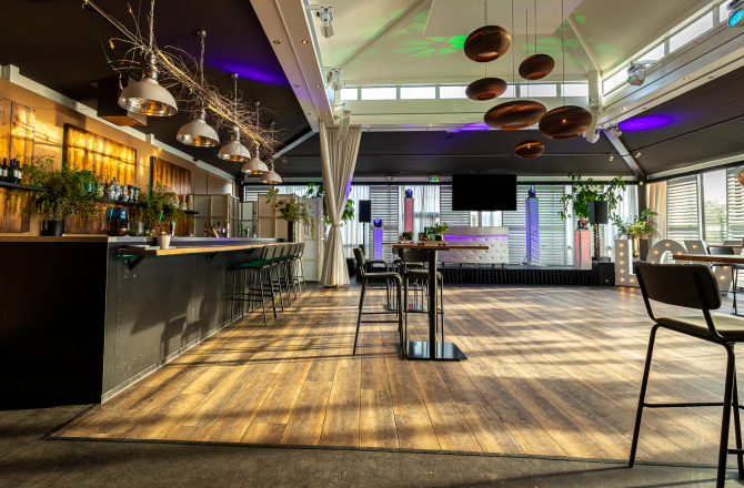 20220505-ijzeren_man_strandpaviljoen_zaal_foto_70.jpg