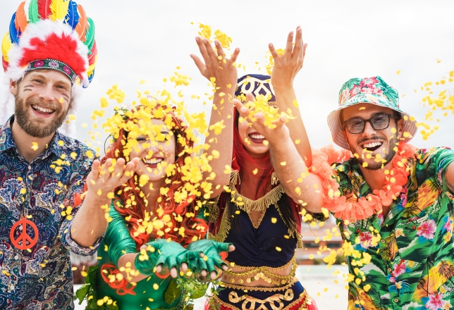 Feestende carnavalsvierders
